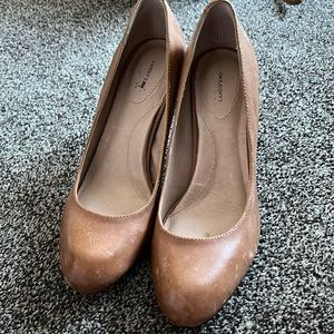 Lands’ End Tan 8.5” Classic Heels